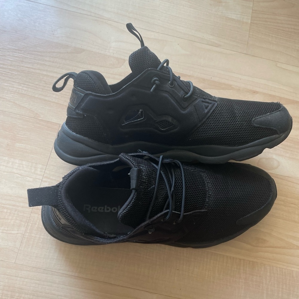 Black Reebok Shoes